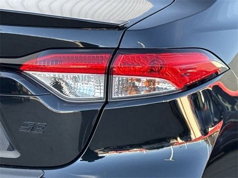 Used 2022 Toyota Corolla SE image 7