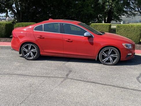 Used 2017 Volvo S60 T6 R-Design Platinum AWD/4WD image 2