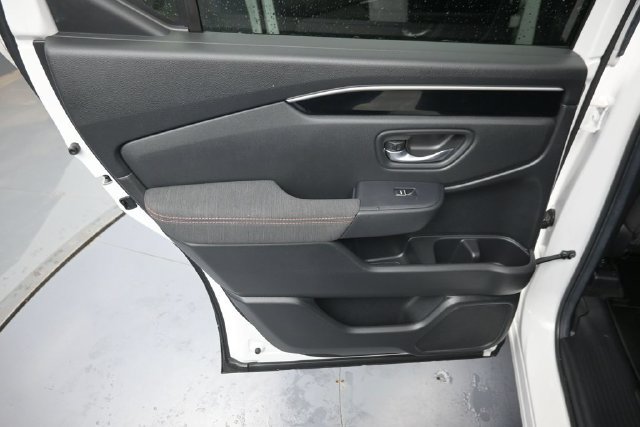 Certified 2025 Honda Pilot Sport image 25