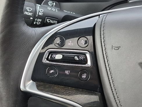 Used 2018 Cadillac Escalade Platinum AWD/4WD image 25