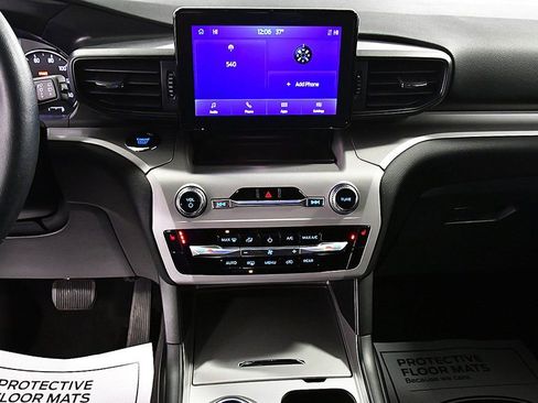 Used 2024 Ford Explorer XLT w/ Class IV Trailer Tow Package image 26