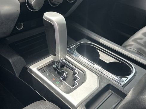 Used 2019 Toyota Tundra SR5 w/ SR5 Upgrade Package image 33