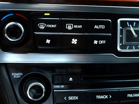 Used 2016 Hyundai Equus Signature image 40