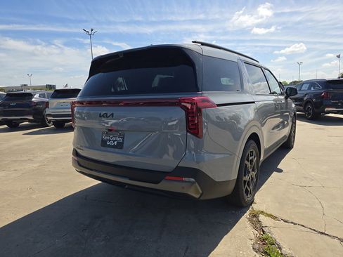 New 2026 Kia Carnival SX Prestige FWD image 8