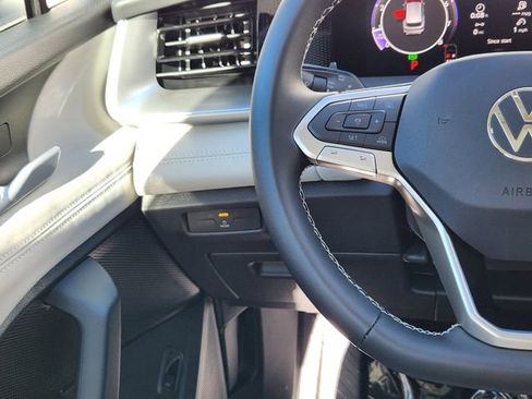 New 2026 Volkswagen Tiguan SE AWD/4WD image 26
