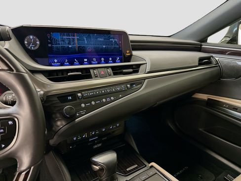 Used 2020 Lexus ES 300h w/ Accessory Package 2 FWD image 26
