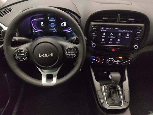Used 2023 Kia Soul LX image 22
