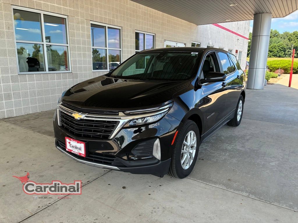 Used 2023 Chevrolet Equinox LT FWD image 2