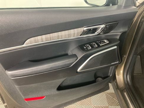 Used 2023 Kia Telluride SX image 11