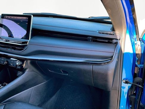 Used 2025 Jeep Compass Trailhawk w/ Trailhawk Elite Group image 18