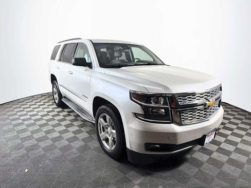 Used 2016 Chevrolet Tahoe LT w/ Luxury Package AWD/4WD image 3