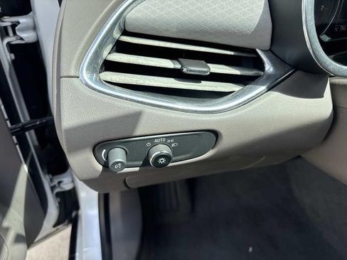 Used 2017 Chevrolet Malibu LT FWD image 20