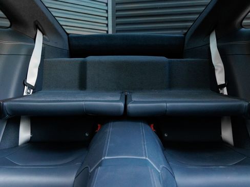 Certified 2025 Porsche 911 Carrera RWD image 33