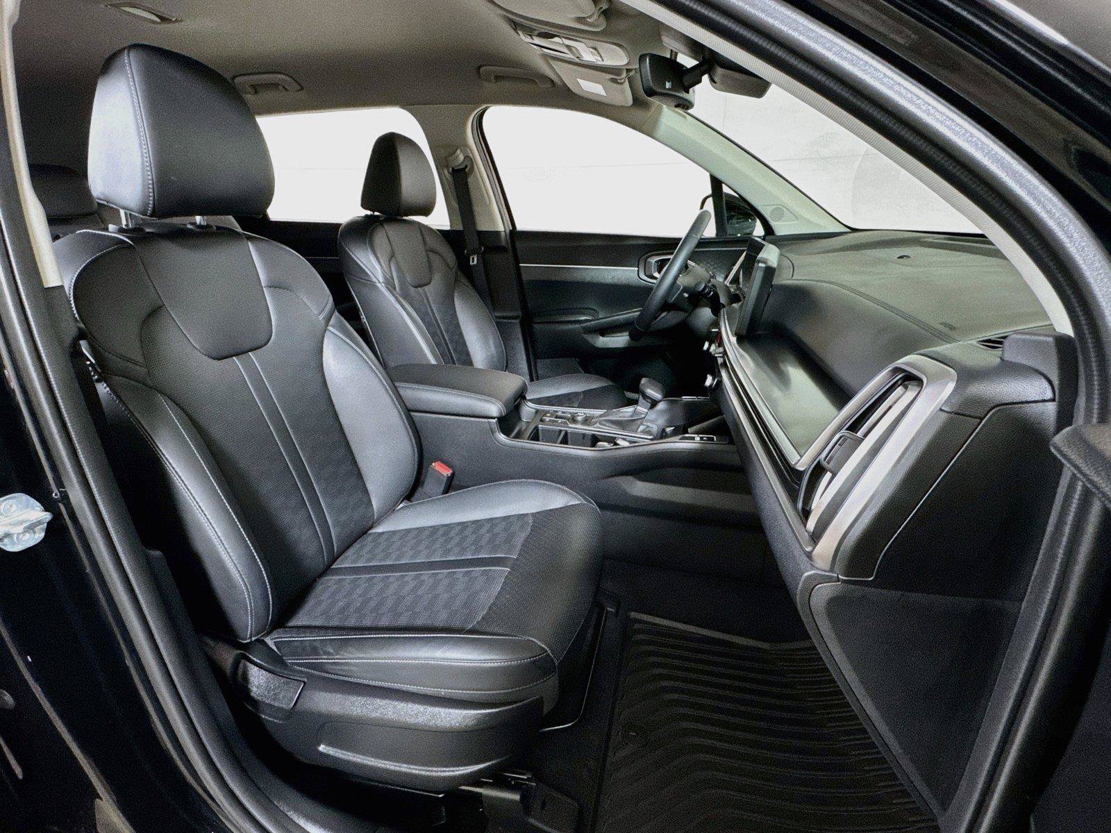 Used 2025 Kia Sorento S FWD image 27