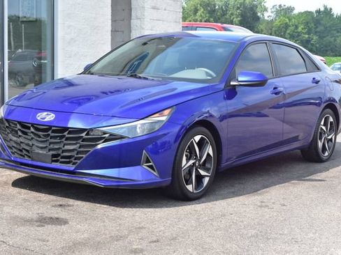 Used 2023 Hyundai Elantra SEL w/ Convenience Package FWD image 16