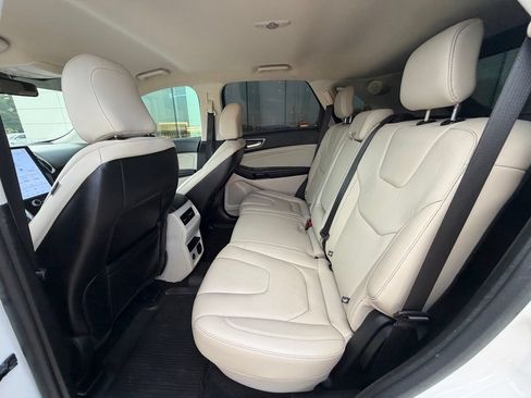Used 2021 Ford Edge Titanium FWD image 18