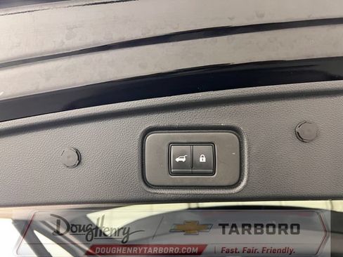 Used 2025 Nissan Pathfinder SV FWD image 35