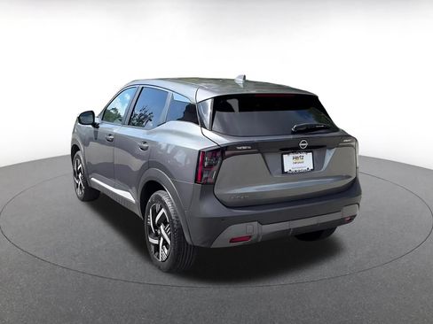 Used 2025 Nissan Kicks SV FWD image 8