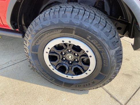 Used 2023 Ford Bronco Badlands w/ Sasquatch Package image 28