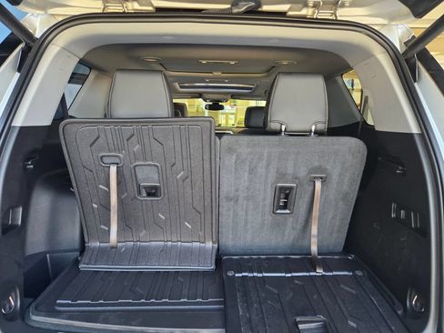 Used 2019 GMC Acadia SLT w/ LPO, Floor Liner Package FWD image 13