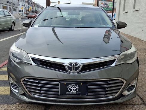 Used 2014 Toyota Avalon XLE Premium image 2