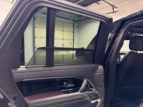 Used 2024 Land Rover Range Rover SE AWD/4WD image 24