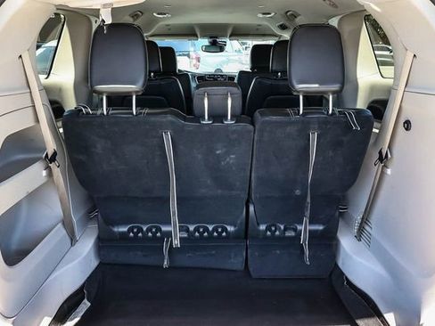 Used 2023 Chrysler Pacifica Touring-L FWD image 29