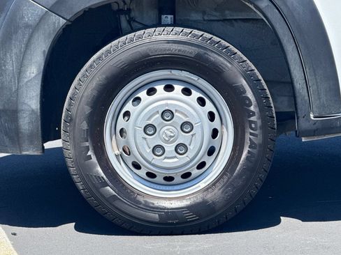 Used 2025 RAM ProMaster 2500 w/ Convenience Group FWD image 14