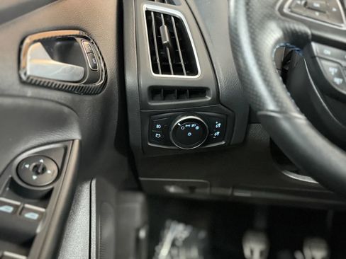Used 2016 Ford Focus RS image 26