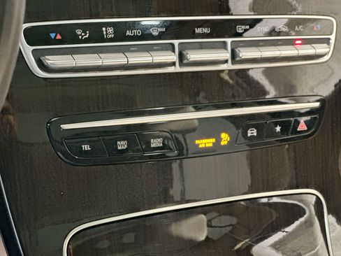 Used 2021 Mercedes-Benz GLC 300 4MATIC w/ Multimedia Package image 28