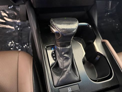 Used 2023 Lexus ES 350 w/ Premium Package FWD image 9