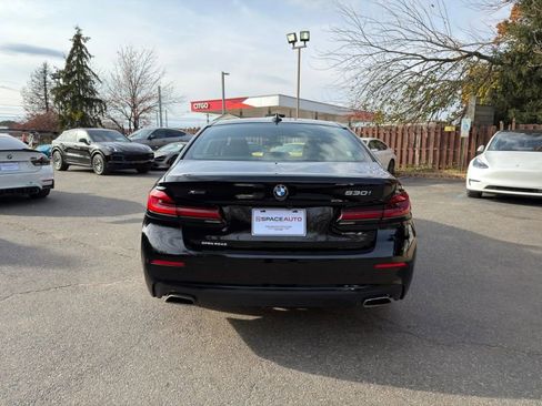 Used 2022 BMW 530i xDrive w/ Premium Package image 4