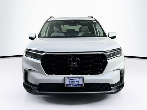 Used 2023 Honda Pilot Touring image 2