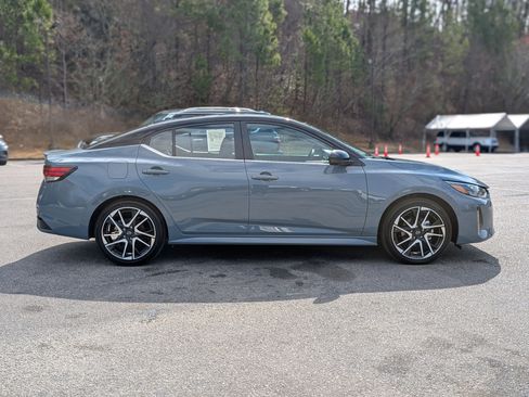 Used 2024 Nissan Sentra SR w/ SR Premium Package image 10