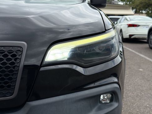 Used 2019 Jeep Cherokee Trailhawk w/ Cold Weather Group image 9