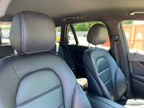 Used 2017 Mercedes-Benz GLC 300 4MATIC image 19