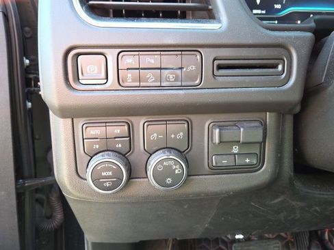 Used 2022 Chevrolet Tahoe Z71 w/ Z71 Off-Road Package image 30