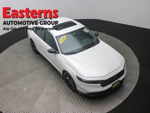 Used 2024 Honda Accord Sport image 3