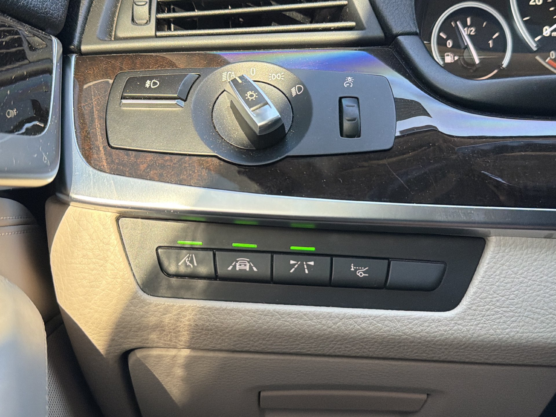 Used 2016 BMW 528i Sedan RWD image 29