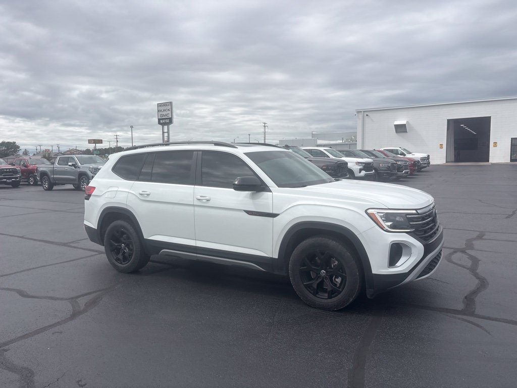 Used 2024 Volkswagen Atlas Peak Edition SE AWD/4WD image 12