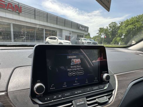 Used 2024 Nissan Altima 2.5 SV FWD image 22