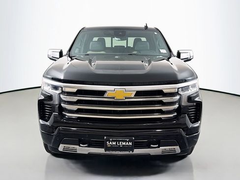 Used 2024 Chevrolet Silverado 1500 High Country w/ Technology Package AWD/4WD image 2