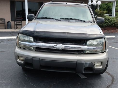 Used 2002 Chevrolet TrailBlazer LT image 2