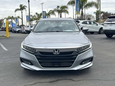 Used 2018 Honda Accord Touring image 4