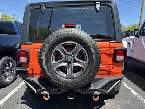 Certified 2018 Jeep Wrangler Sport AWD/4WD image 6