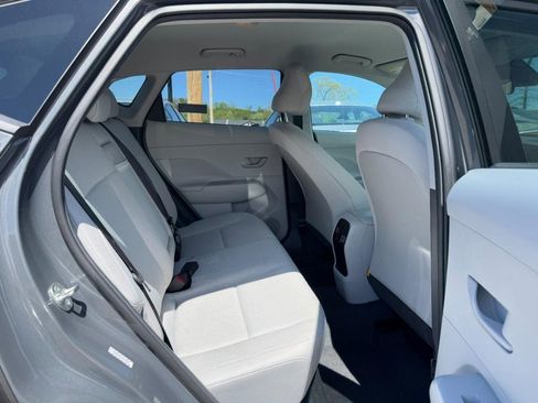 Used 2025 Hyundai Kona SEL FWD image 12