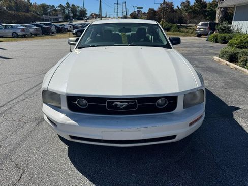 Used 2007 Ford Mustang Premium RWD image 3