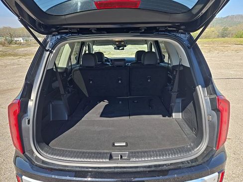 Used 2023 Kia Telluride LX FWD image 25