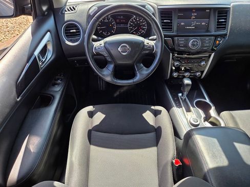 Used 2019 Nissan Pathfinder SV AWD/4WD image 11