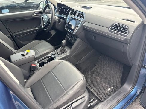 Used 2020 Volkswagen Tiguan SE AWD/4WD image 34